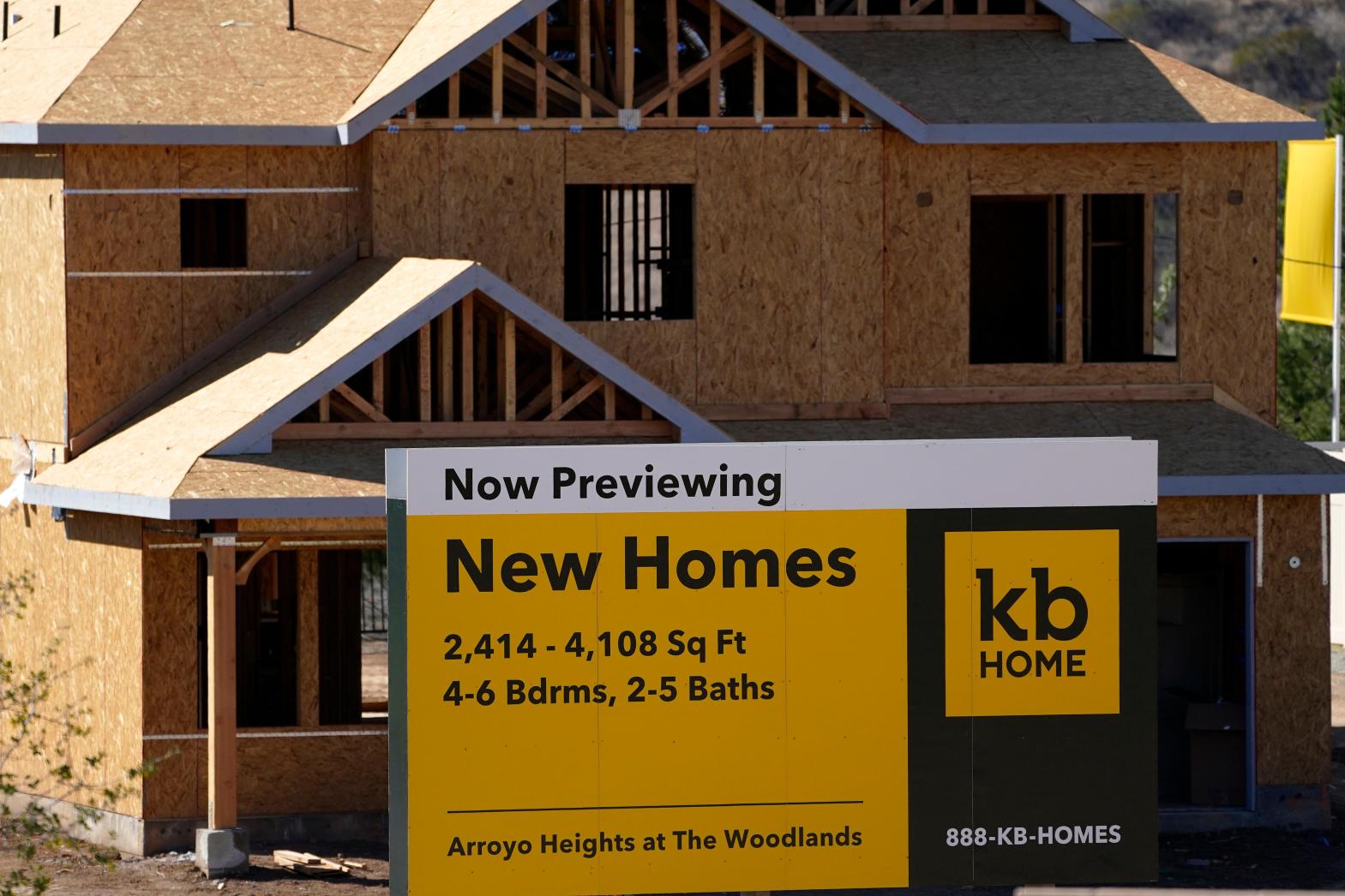 Homebuilders grapple with land shortage, soaring lumber costs