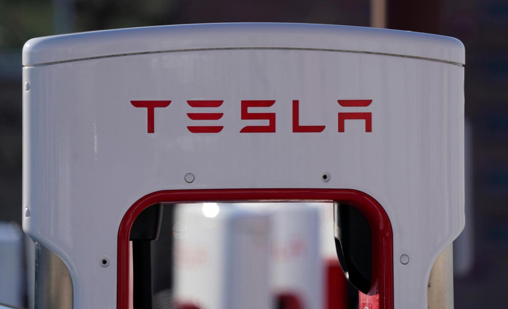 Tesla reaches milestone with first $1 billion quarterly profit