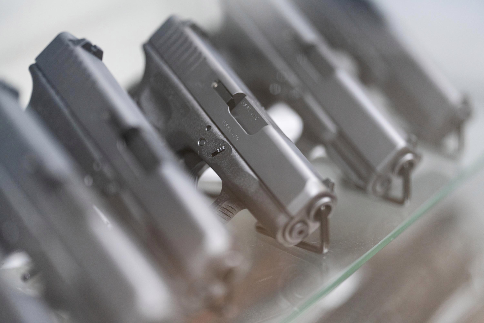 Handgun sale ban to under 21-year-olds is unconstitutional, appeals court says