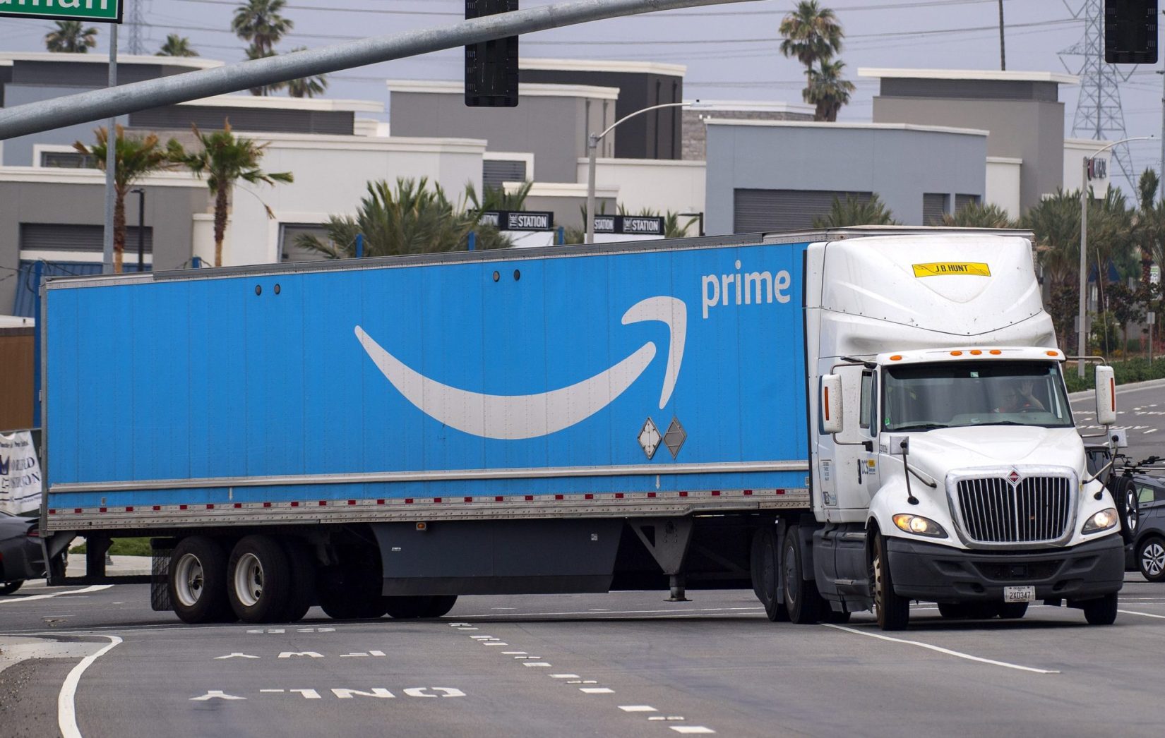 California says Amazon hid COVID outbreaks from workers, will pay $500,000
