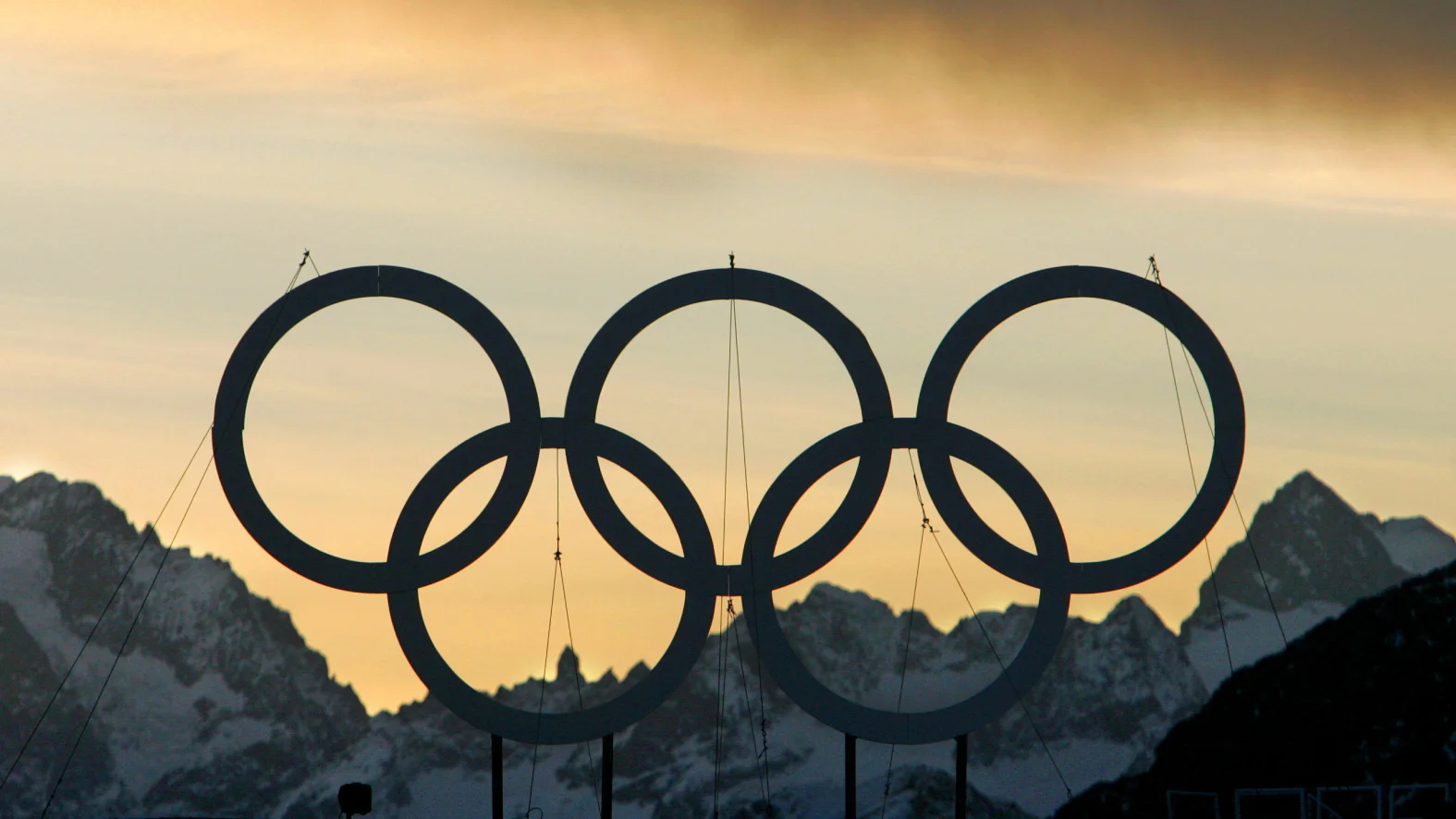 IOC Calls for Russian Athletes to Be Banned From All Sports