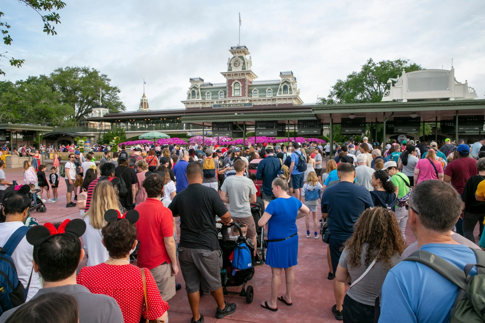Disney delays moving 2,000 jobs from California to Florida amid ‘don’t say gay’ clash with DeSantis