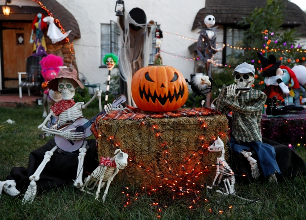 Bay Area Residents Resume Halloween Celebrations After COVID Pause