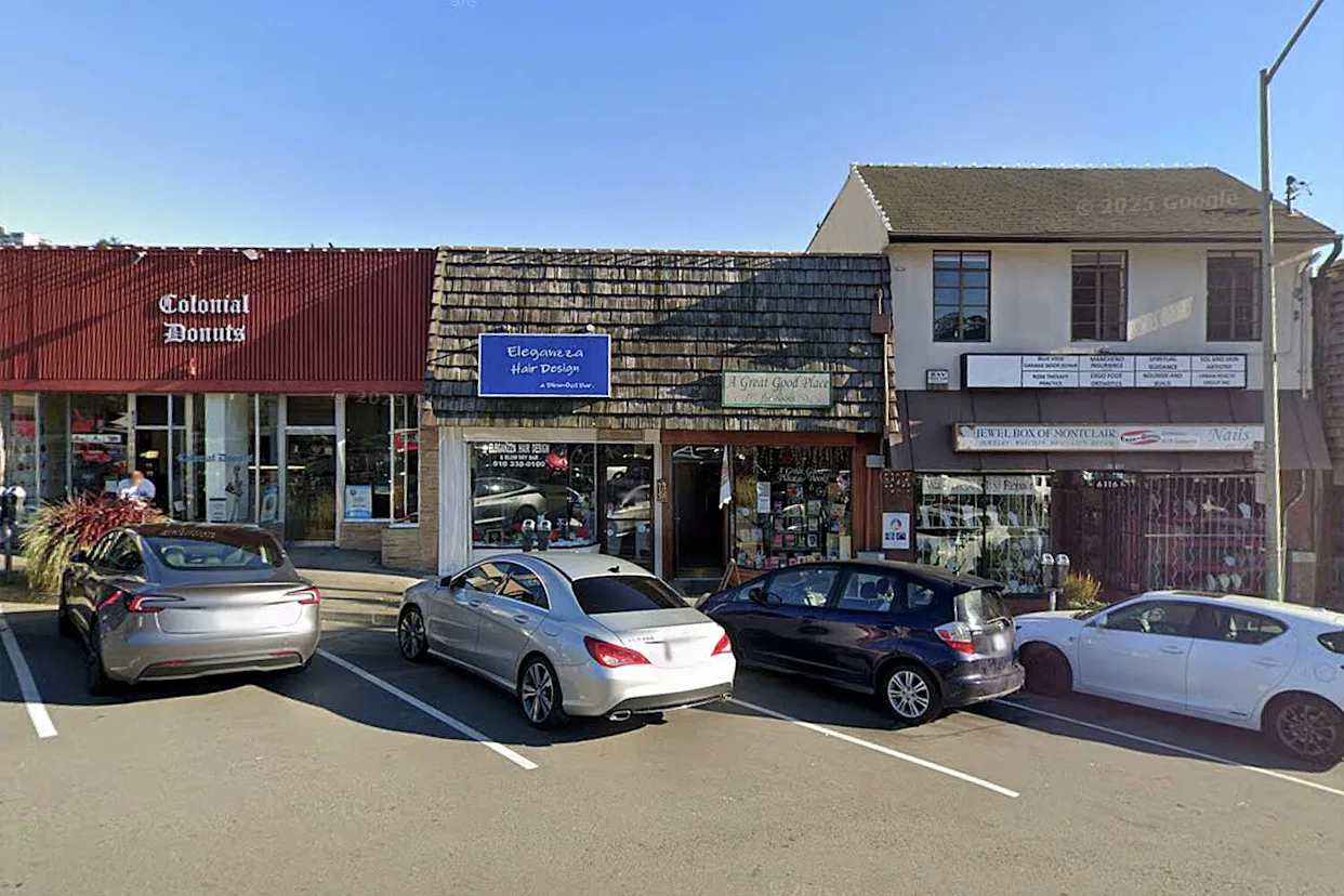 Oakland bookstore closes after over 2 decades