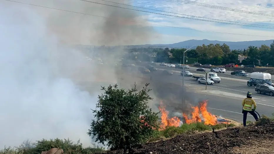 San Jose fire crews put out vegetation fire near Communications Hill